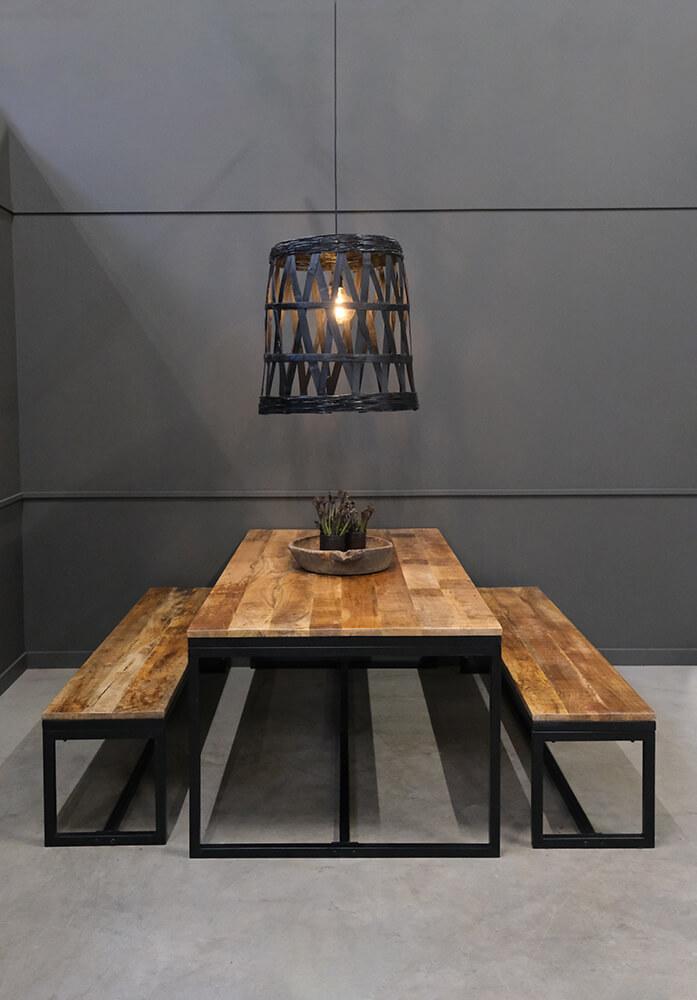 Trademark Ronaldo plankebord med sort rammestel Trademark Ronaldo plankebord med sort rammestel