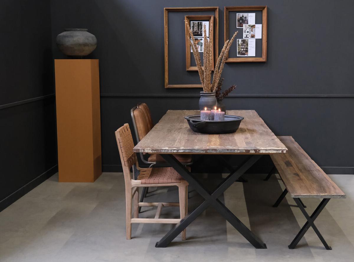 Trademark Poovar plankebord i genanvendt træ – Inkl. Sort X stel. Trademark Poovar plankebord i genanvendt træ – Inkl. Sort X stel.